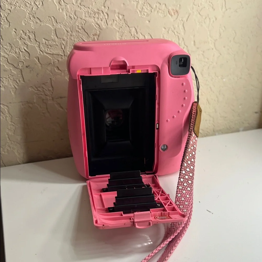 Fujifilm Instax Mini 9 Instant Camera - Vibrant Pink